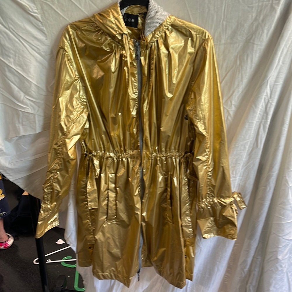 Rain coat NWT